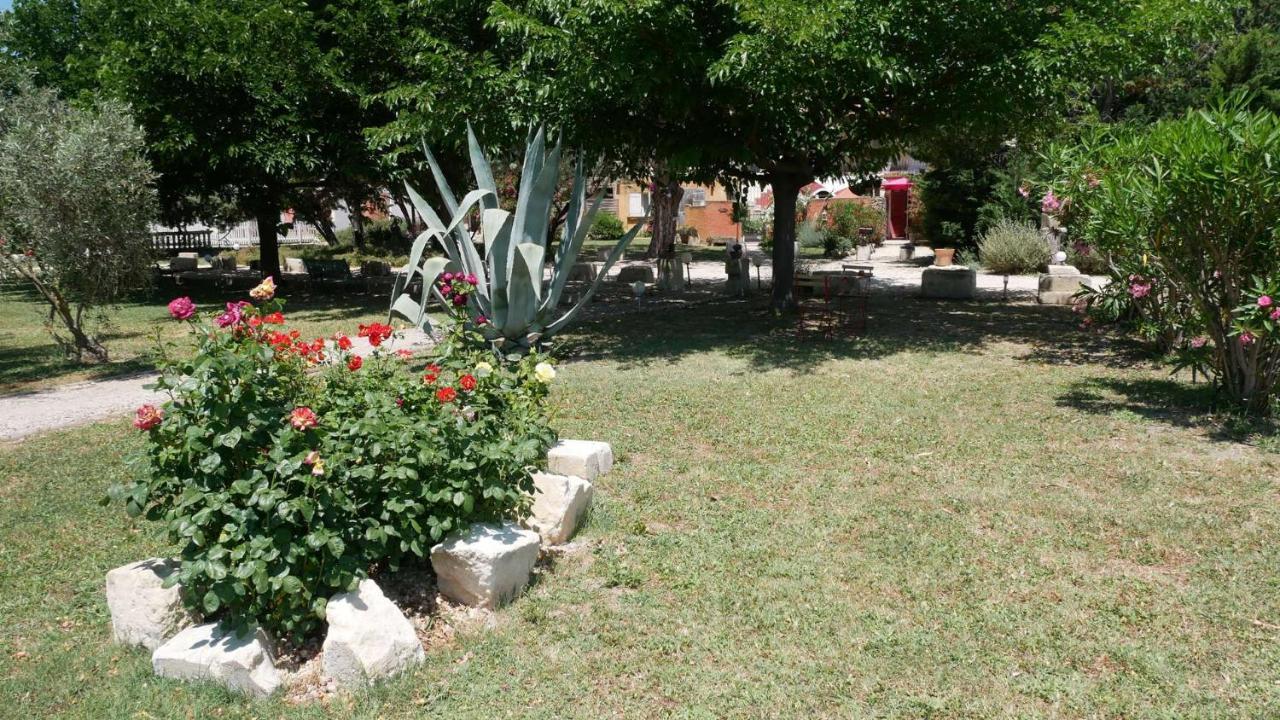 Apartmán Mas Maurane - Les Lavandes Aux Portes D'Arles Tarascon Exteriér fotografie